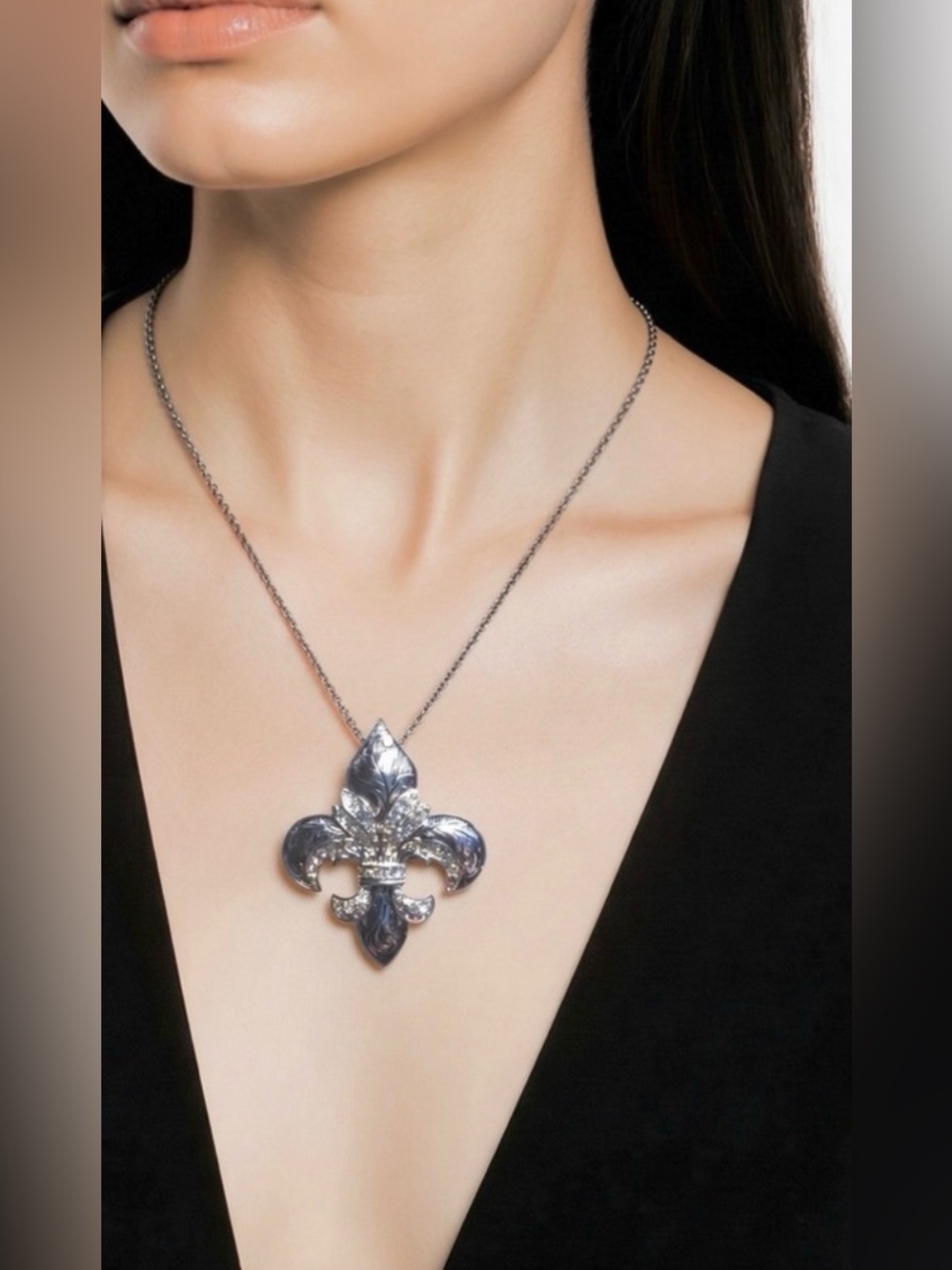 Fleur de Lis Pendant Rhinestone Magnetic Changeable New Gift Idea No Chain
